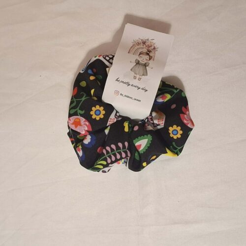 Scrunchies αξεσουάρ μαλλιών