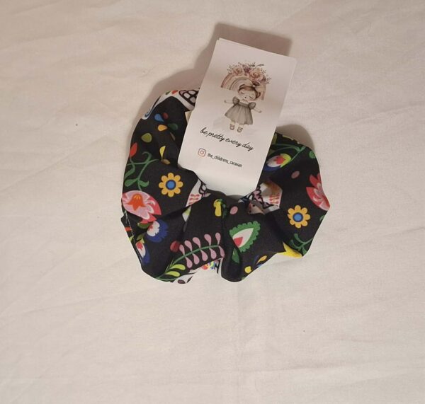 Scrunchies αξεσουάρ μαλλιών