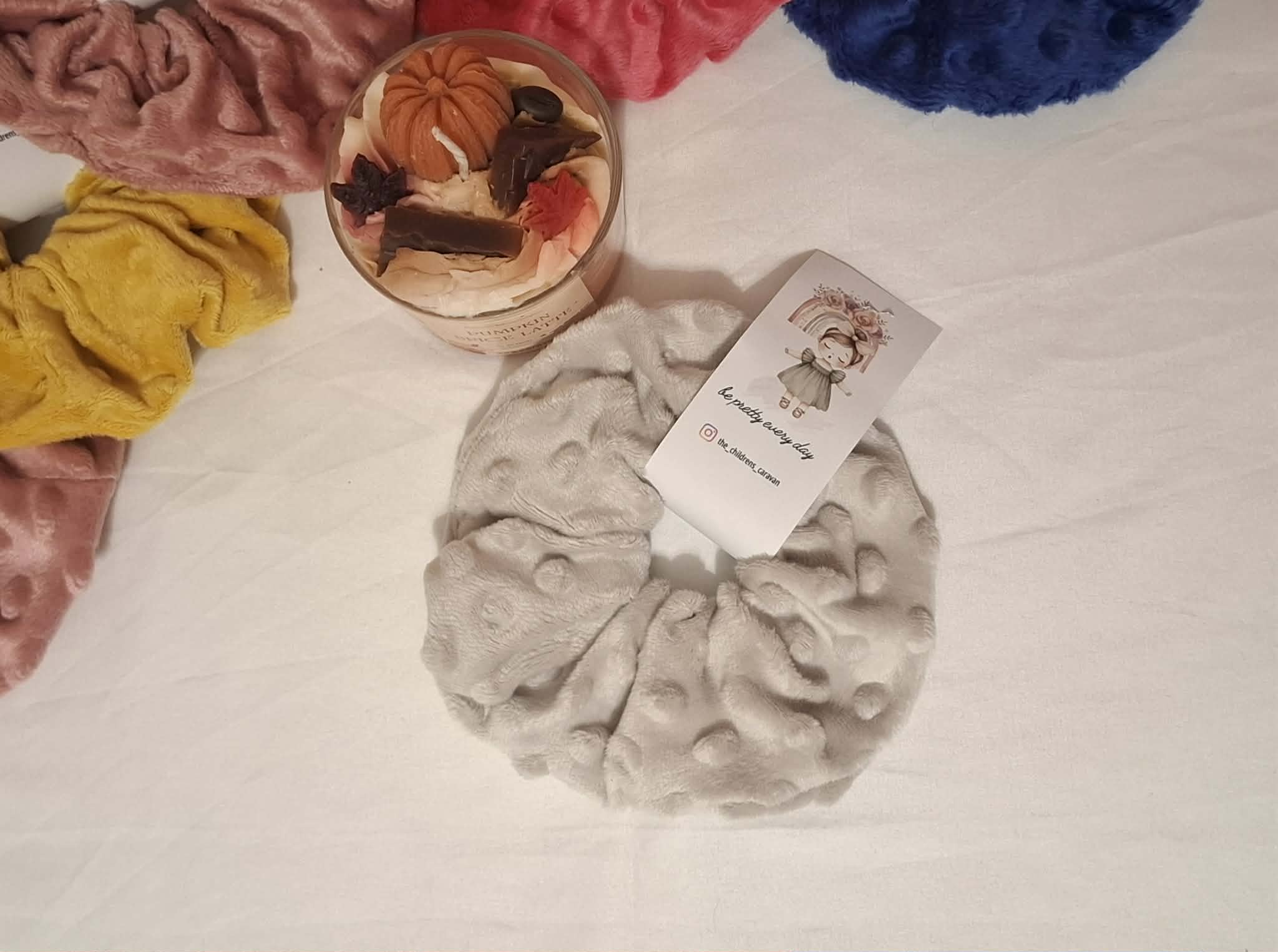 Scrunchie με φροντίδα 100% Χειροποίητο