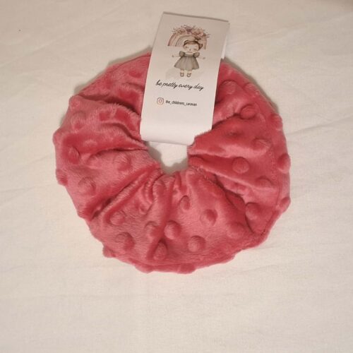 Scrunchie με φροντίδα στη λεπτομέρεια
